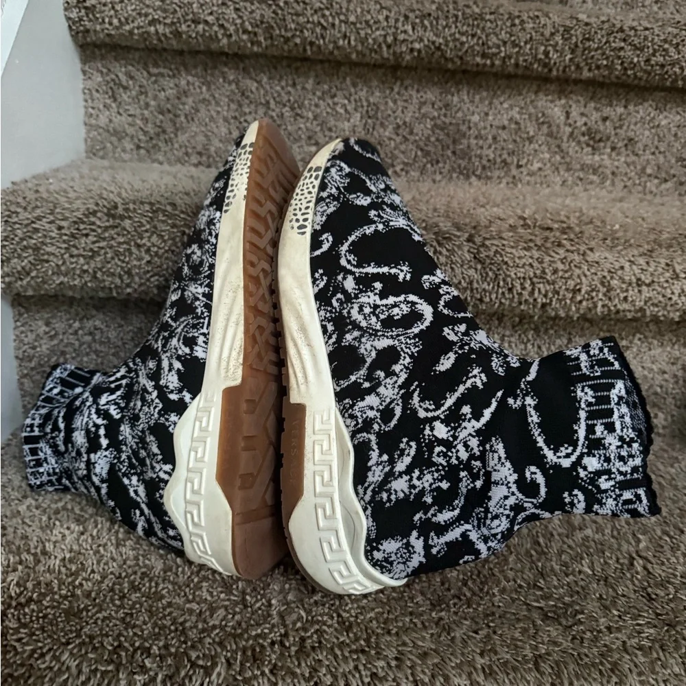 Versace Men’s Black and White Patterned Knit Sock Sneakers - Picture 11 of 12